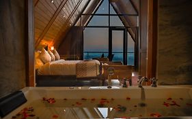 Hotel Rah Bagh - Luxury Boutique Hotel